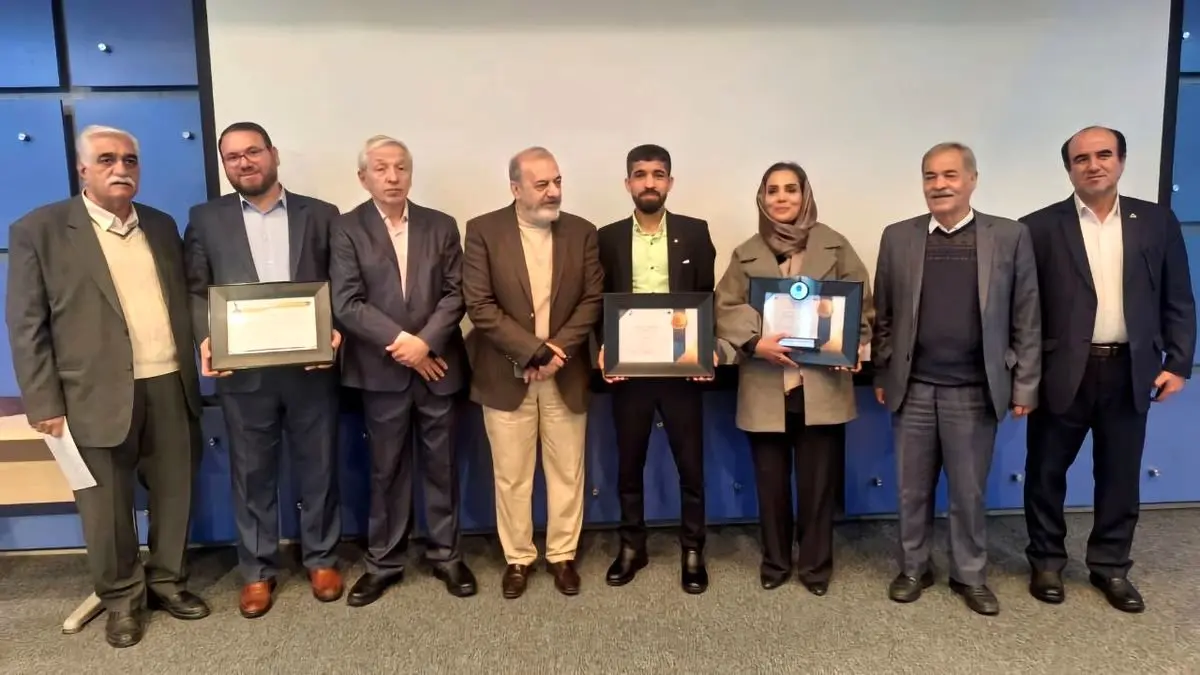 درخشش روابط عمومی فولاد اکسین خوزستان در نوزدهمین جشنواره ملی انتشارات روابط عمومیهای ایران / روایتگری پیشرفتها سکوی موفقیت روابط عمومی اکسین خوزستان