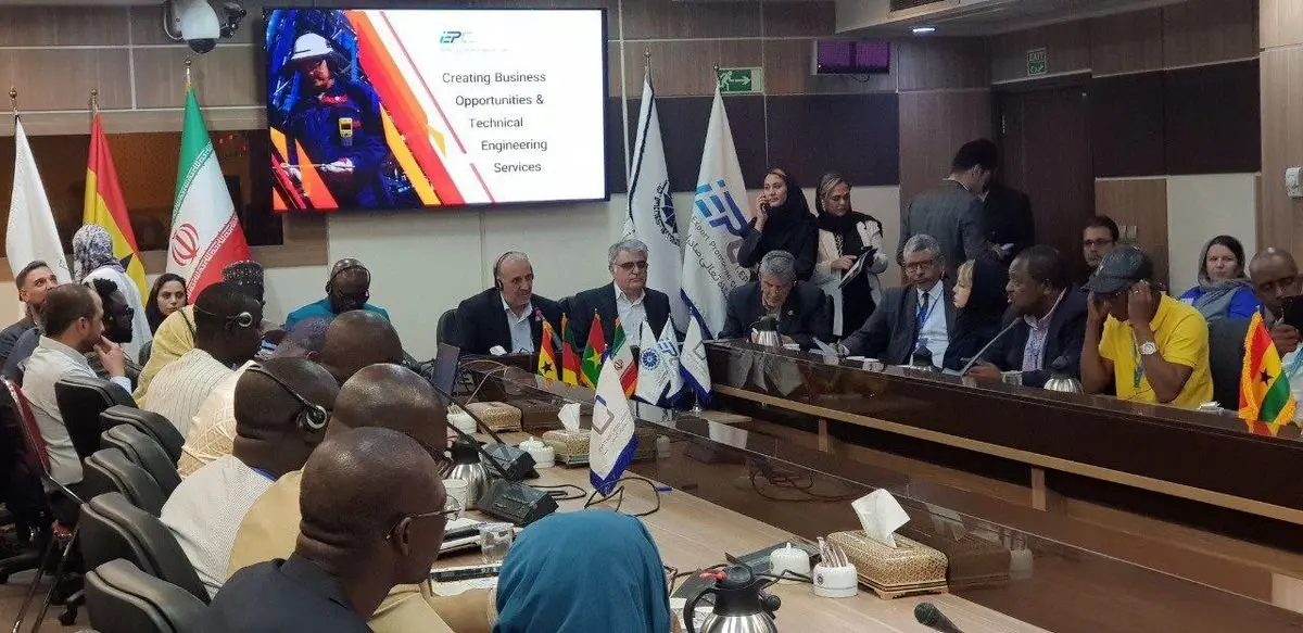 حضور نماینده شرکت فولاد خوزستان در نشست مشترک تجاری ایران با آفریقا

