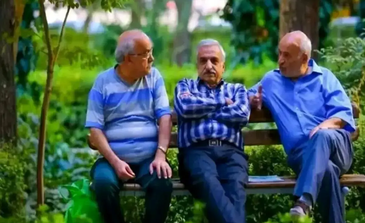 چرا همچنان معوقات فروردین بازنشستگان واریز نمی‌شود؟