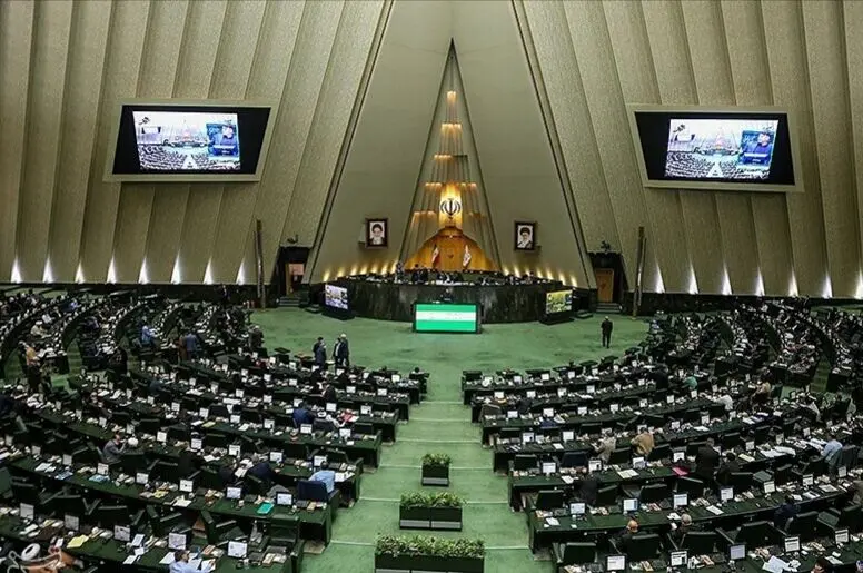 این ۲ تصویر جالب از شوخی های آقای نماینده با وزیر پیشنهادی ورزش حسابی حاشیه ساز شد! 