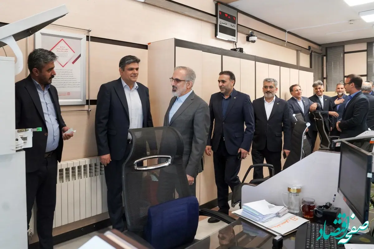 بانک مسکن مثل همیشه درکنار مردم و برای مردم/ بازدید میدانی مدیرعامل بانک مسکن از روند خدمت رسانی در شعب