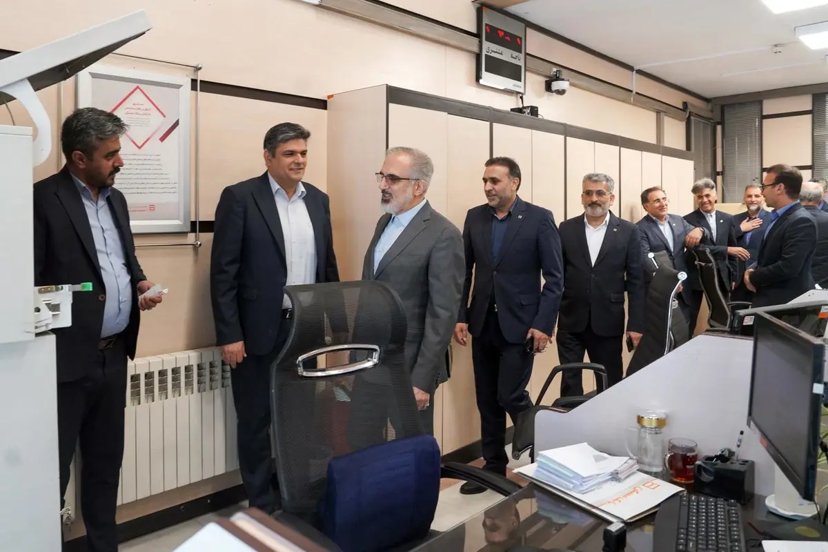 بانک مسکن مثل همیشه درکنار مردم و برای مردم/ بازدید میدانی مدیرعامل بانک مسکن از روند خدمت رسانی در شعب