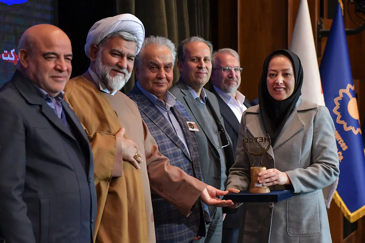 نشان طلایی تأثیرگذارترین و خلاقترین روابطعمومی در معرفی خدمات بانکی به بانک پاسارگاد تعلق گرفت