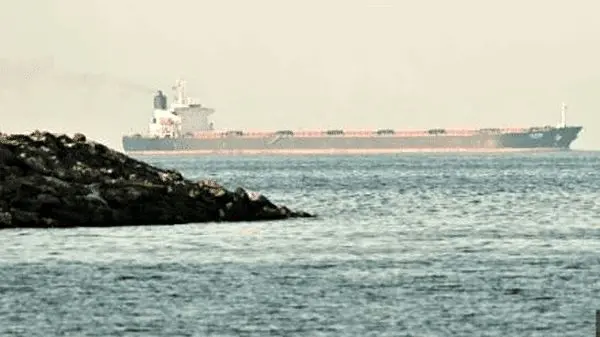 براساس گزارش تنکرترکرز: صادرات نفت ایران در ماه دوم جنگ کم نشد