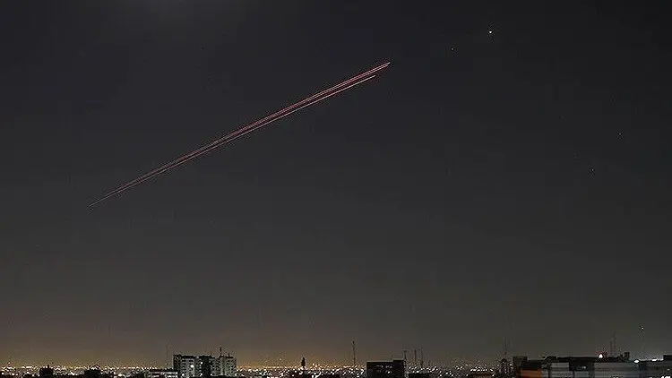 خیلی فوری؛ درگیری پدافند هوایی تهران با اهداف متخاصم