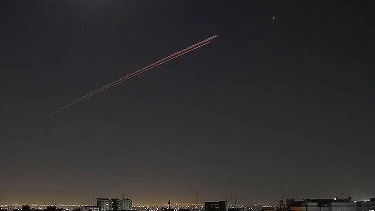 خیلی فوری؛ درگیری پدافند هوایی تهران با اهداف متخاصم