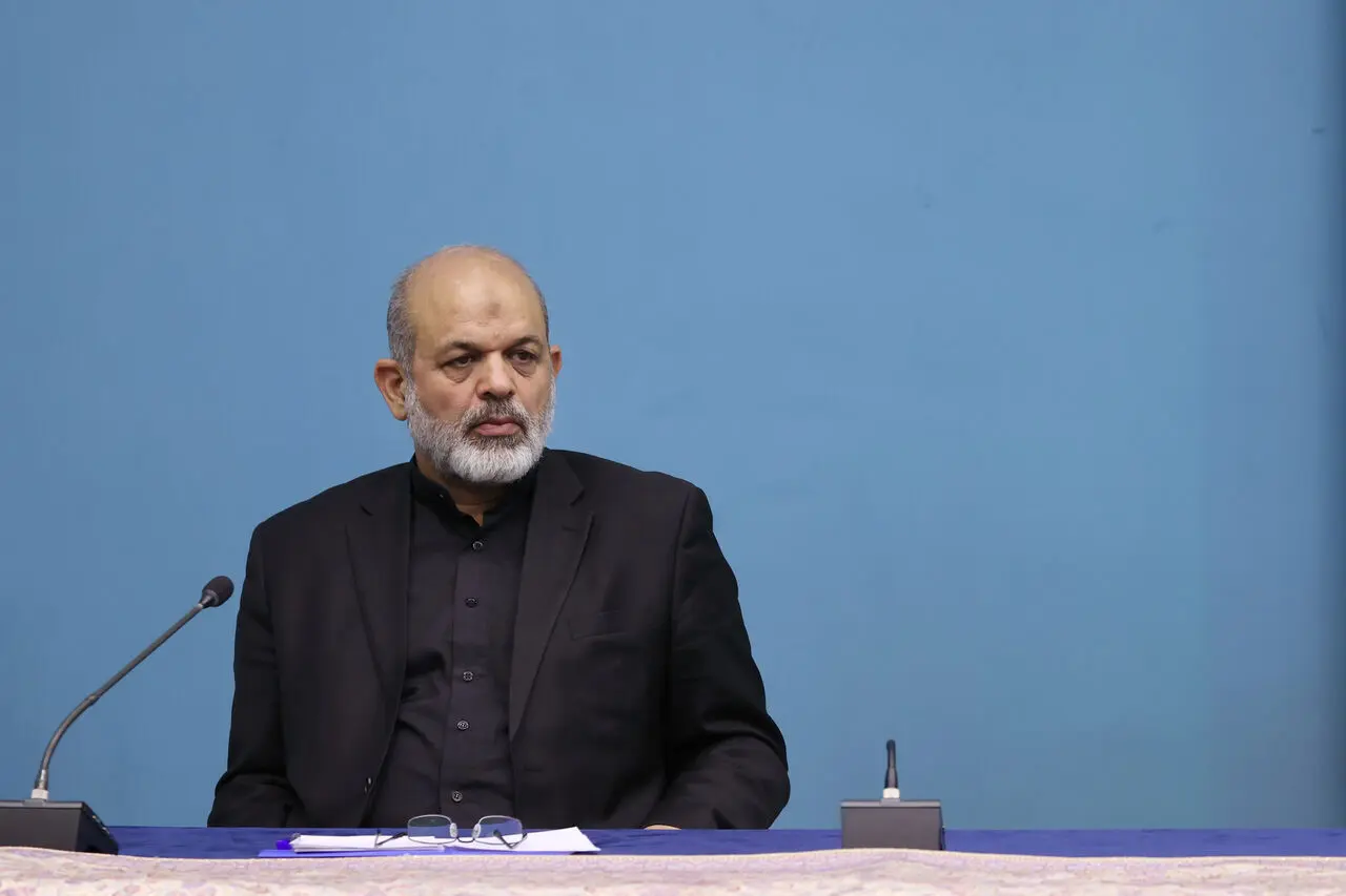 واکنش جنجالی وزیر کشور درباره تقدیر از ورزشکار بدون حجاب کلاردشتی خبرساز شد
