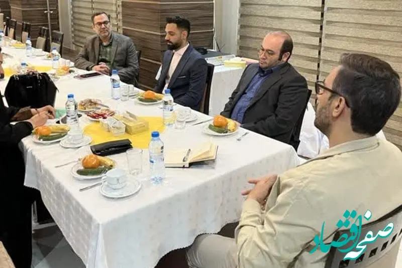 دیدار و گفتگوی اصحاب رسانه و مدیران کانال ها و گروههای فضای مجازی استان کرمانشاه با مدیر روابط عمومی پترول 