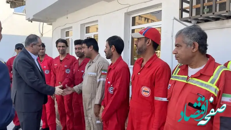 آیین تجلیل از آتش نشانان جزیره قشم برگزار شد