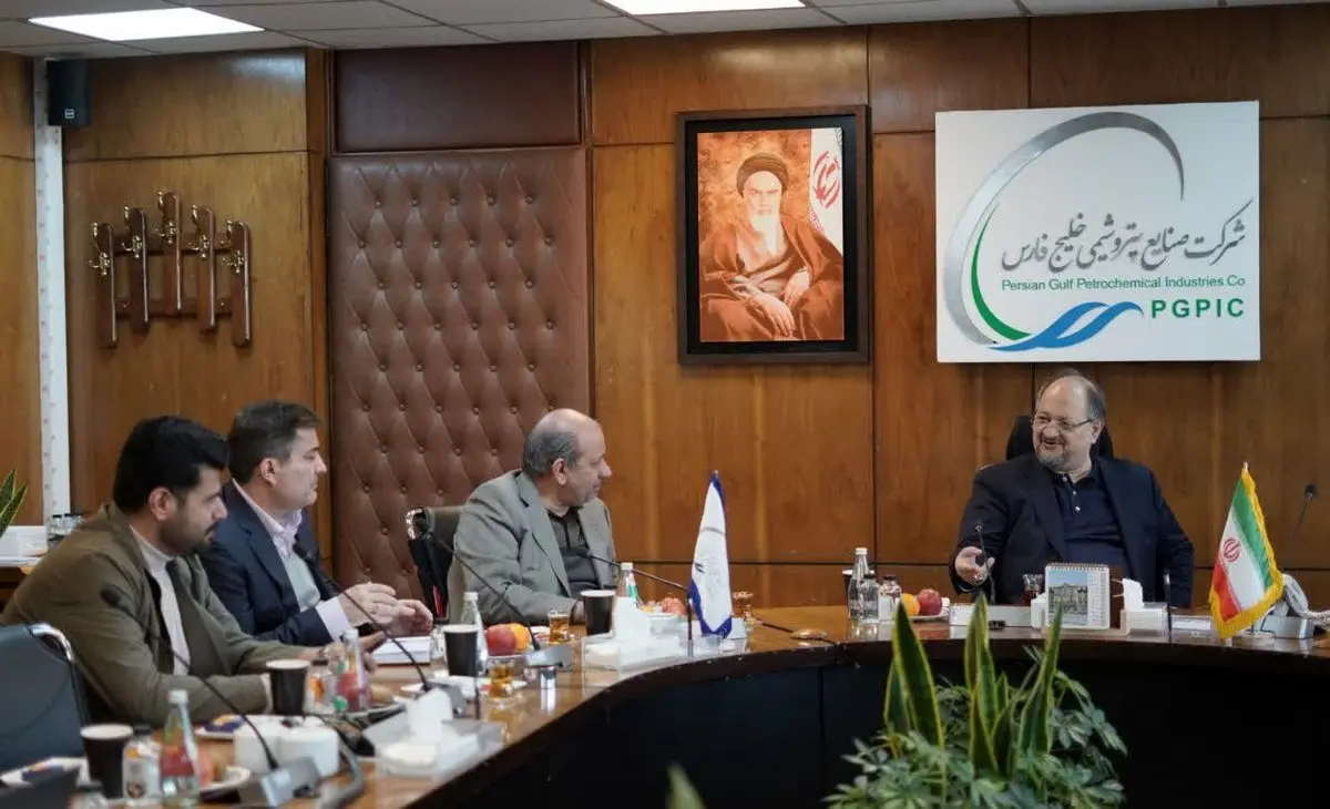 رضایتمندی خانواده ایثارگران از مهم‌ترین اهداف دولت و نظام است/ همکاری‌های هلدینگ خلیج فارس و بانک دی افزایش می‌یابد