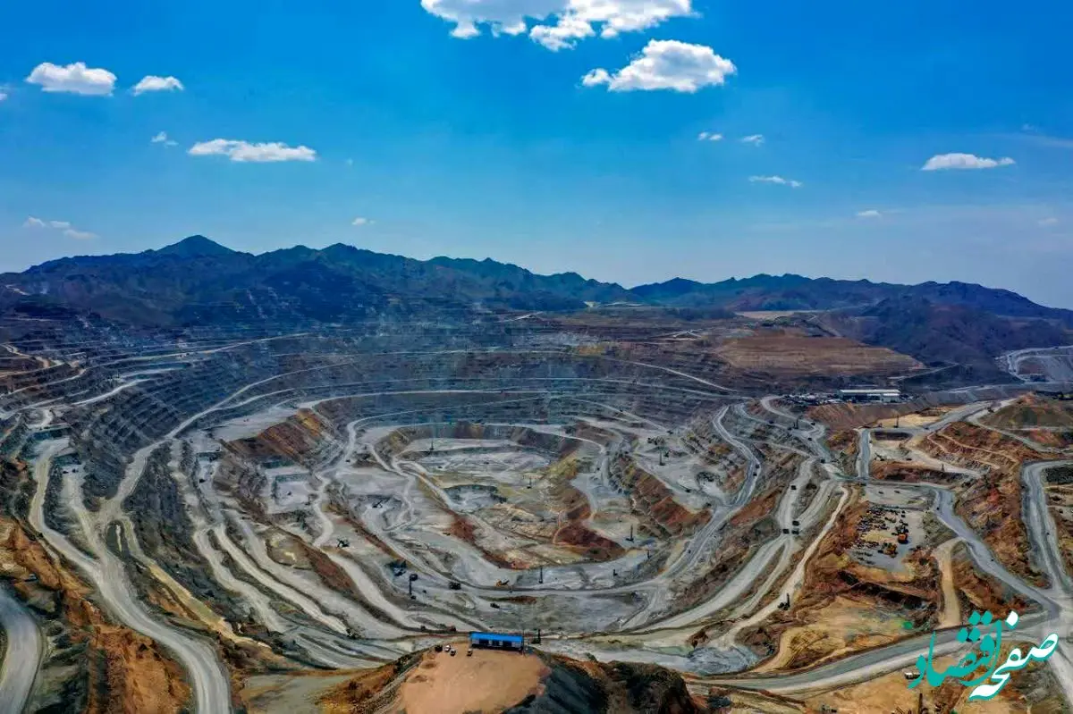 برداشت ساختارهای زمین‌شناسی با استفاده از تصاویر پهپادی در معدن مس سرچشمه برای نخستین‌بار