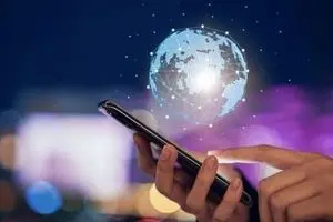 واکنش معاون رئیس‌جمهور به سوالی در مورد زمان برقراری اینترنت بین الملل