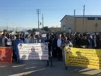 علت تجمع کارگران پیمانکاری منطقه عملیاتی پارسیان در لامرد چه بود؟ / تبعیض در پرداخت‌ ها 