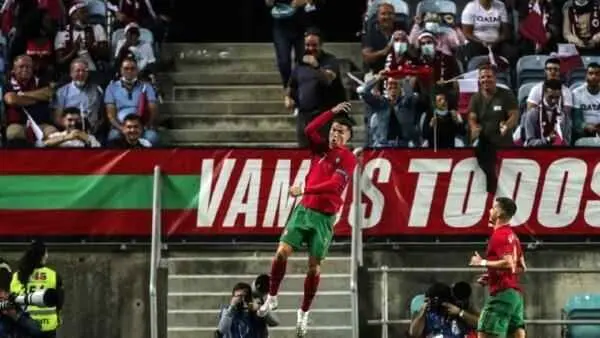 پرسپولیس / سرمربی النصر ۳ ستاره مطرح خارجی‌اش را برای مصاف با پرسپولیس خط زد
