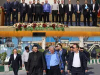 بازدید مدیرعامل بانک شهر و هیات همراه از پتروشیمی شهید تندگویان