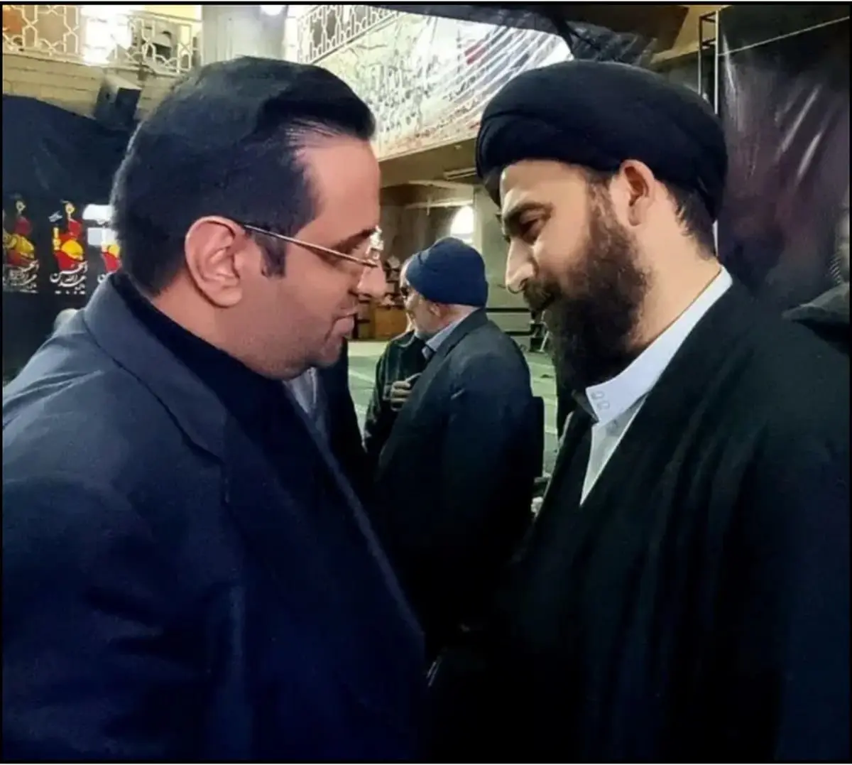 ابراز محبت حضرت حجت الاسلام سید صادق فال اسیری به مدیرعامل و همکاران مجتمع فولاد غدیر نی ریز