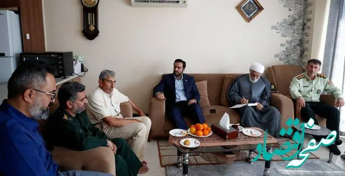 تقدیر دکتر سرهنگی از سه تن از جانبازان 70 درصد دفاع مقدس ساکن جزیره کیش