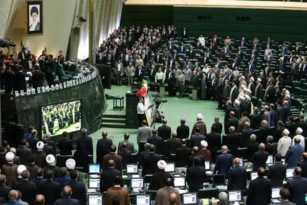 سوگند هیئت‌رئیسه جدید در مجلس | قالیباف رئیس ماند، نیکزاد و حاجی‌بابایی نواب‌رئیس شدند