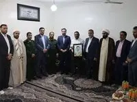 مدیرعامل  پازارگاد با خانوده های معظم  شهدای عسلویه دیدار کرد