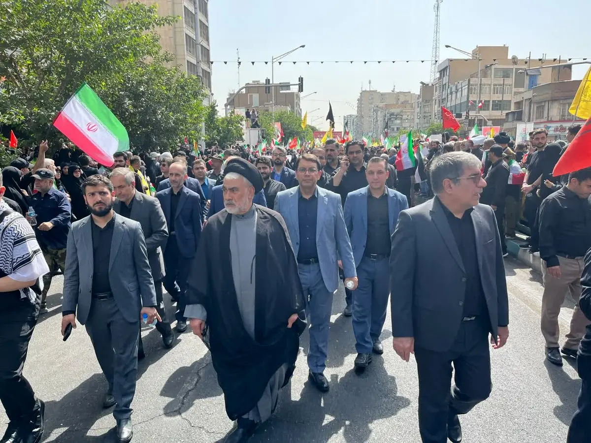 حضور  مدیرعامل و  کارکنان موسسه اعتباری ملل در مراسم تشییع شهدای اقتدار ملی 