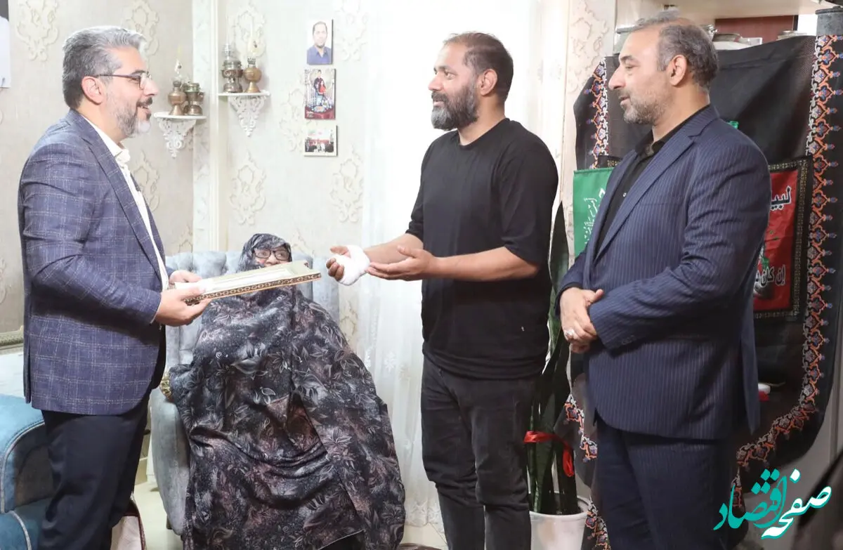 دیدار مدیرعامل شرکت شهروند با خانواده شهید حسن شیخی بختیاری و عیادت از علی‌محمد شیخی بختیاری