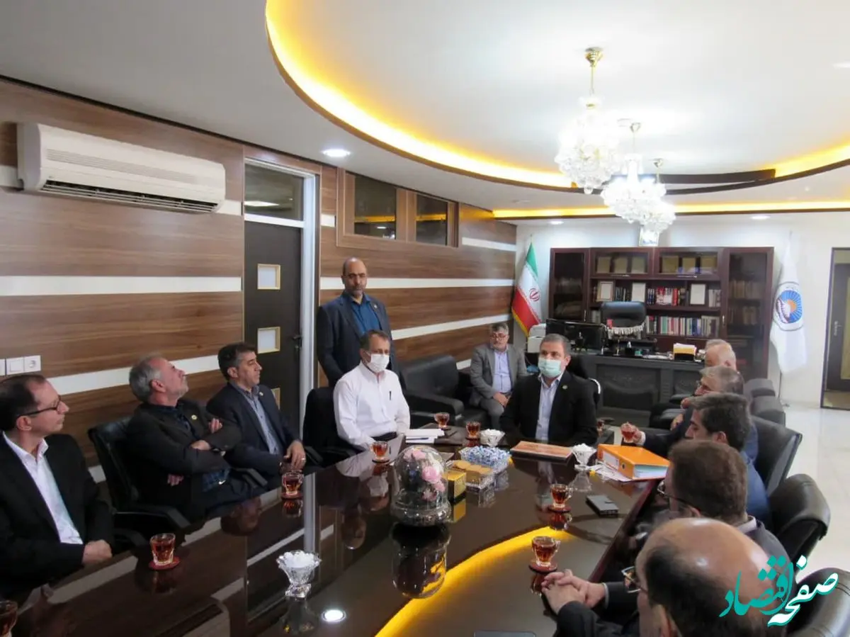 همکاران می‌توانند برای اداره بهتر شرکت به مدیرعامل کمک کنند