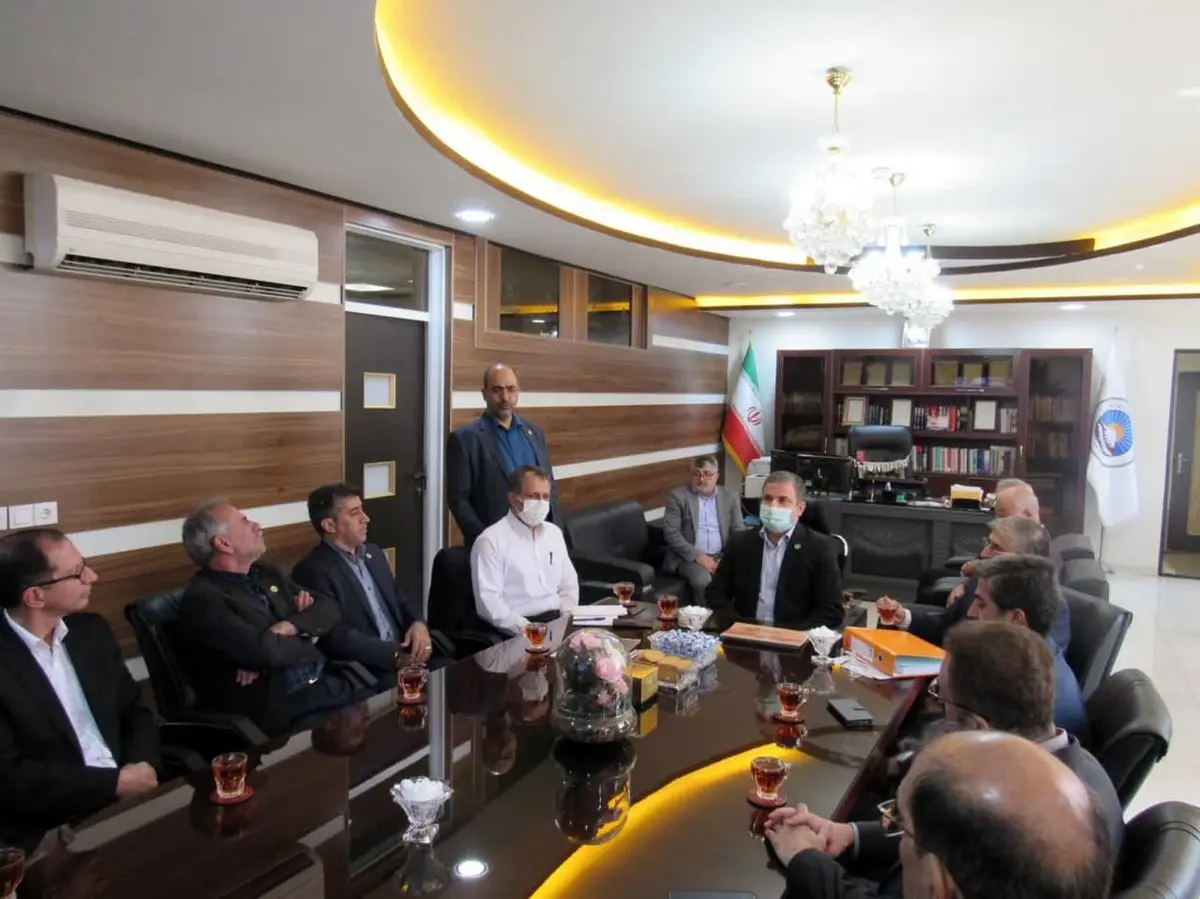 همکاران میتوانند برای اداره بهتر شرکت به مدیرعامل کمک کنند