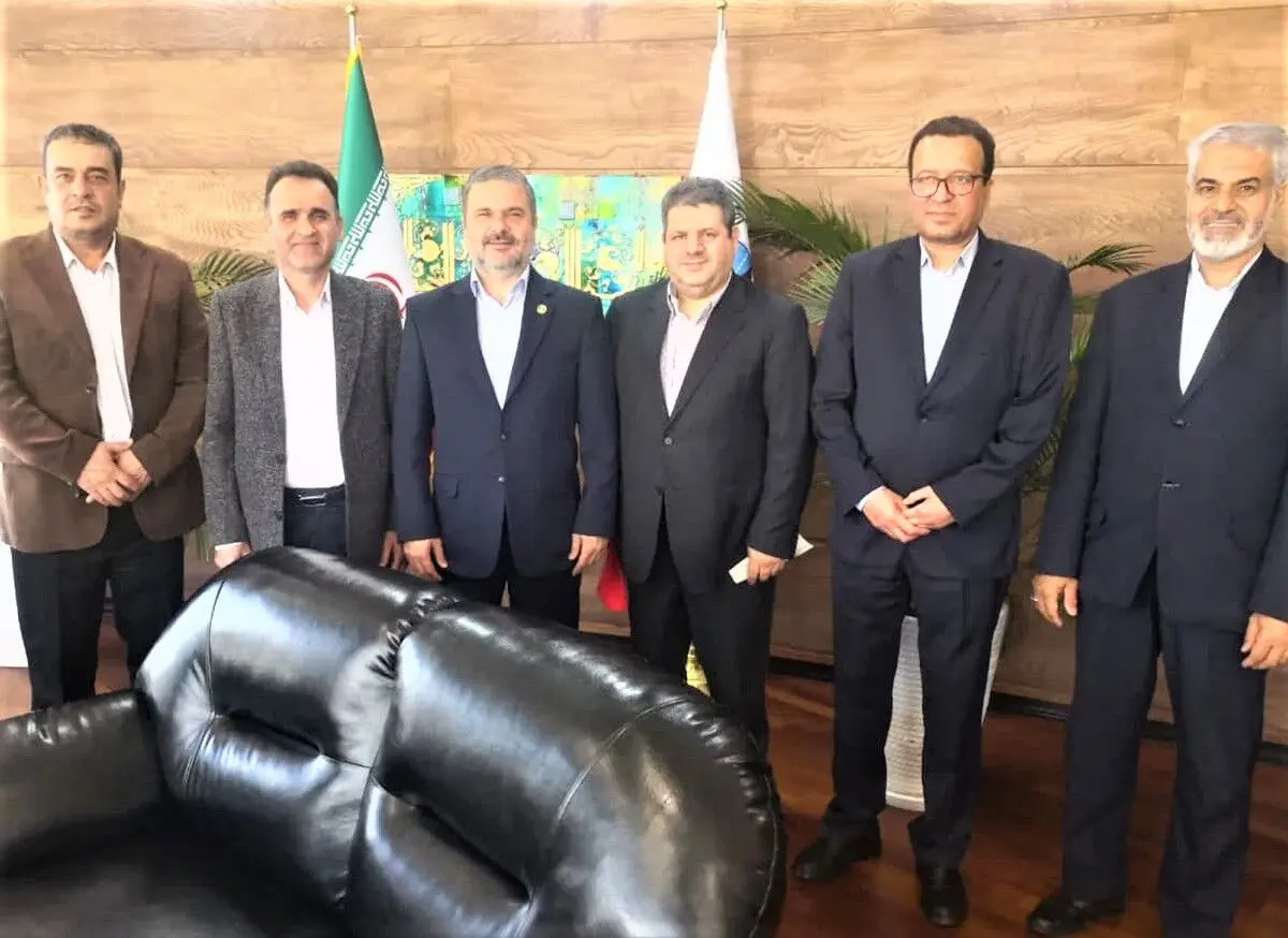 همه همکاران بیمه ایران ایثارگر هستند