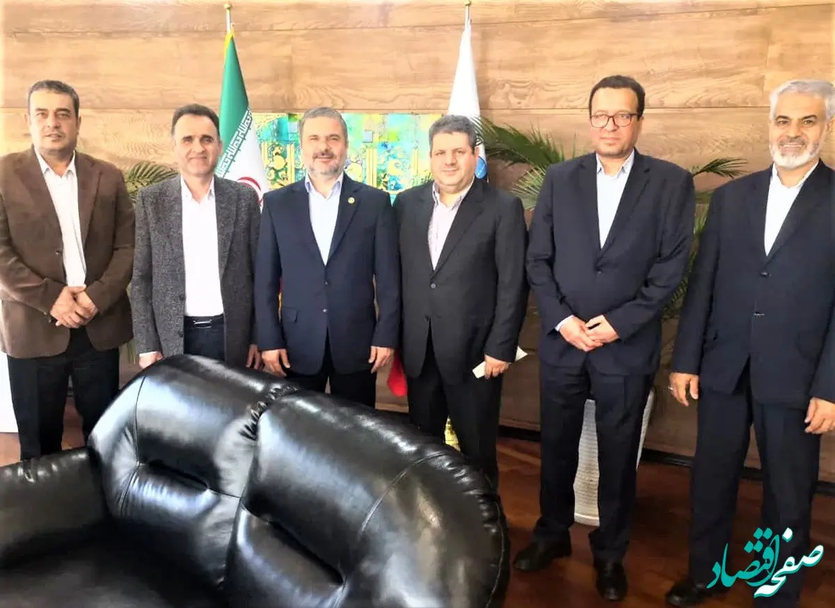 همه همکاران بیمه ایران ایثارگر هستند