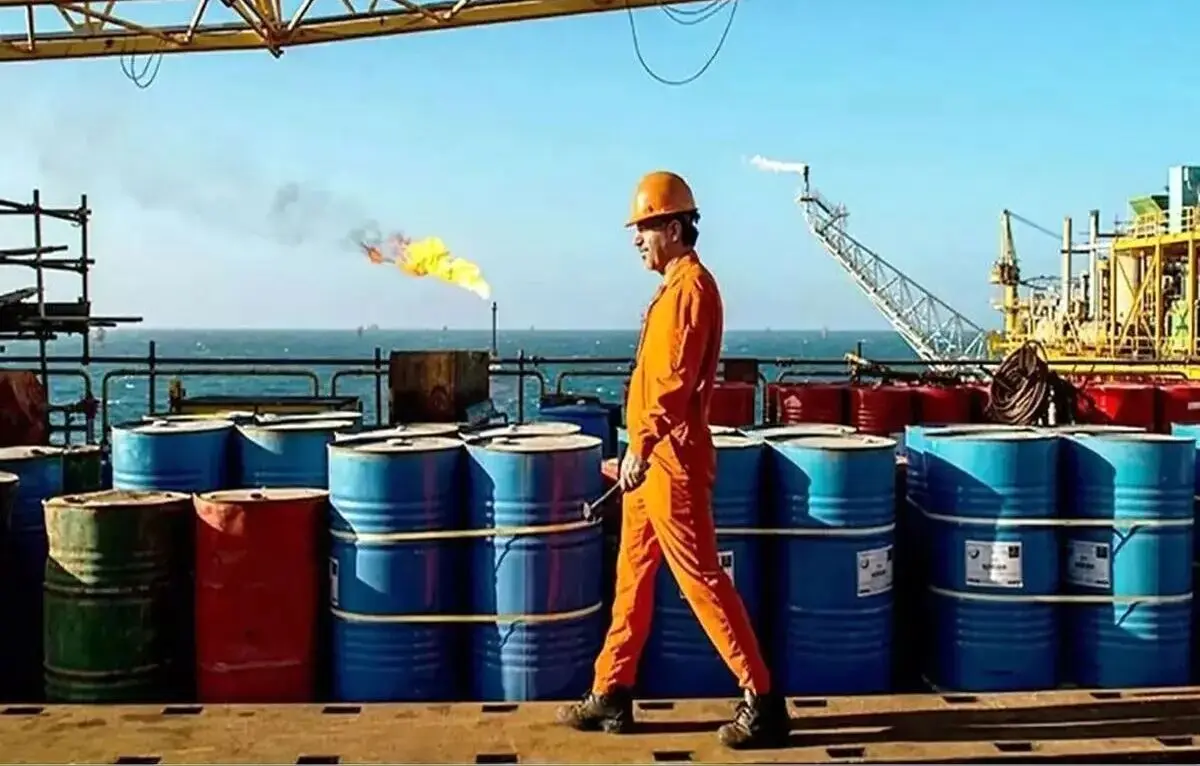 اعتراض کارگران پالایشگاه گاز هویزه به تمدید نشدن قراردادهای کاری 