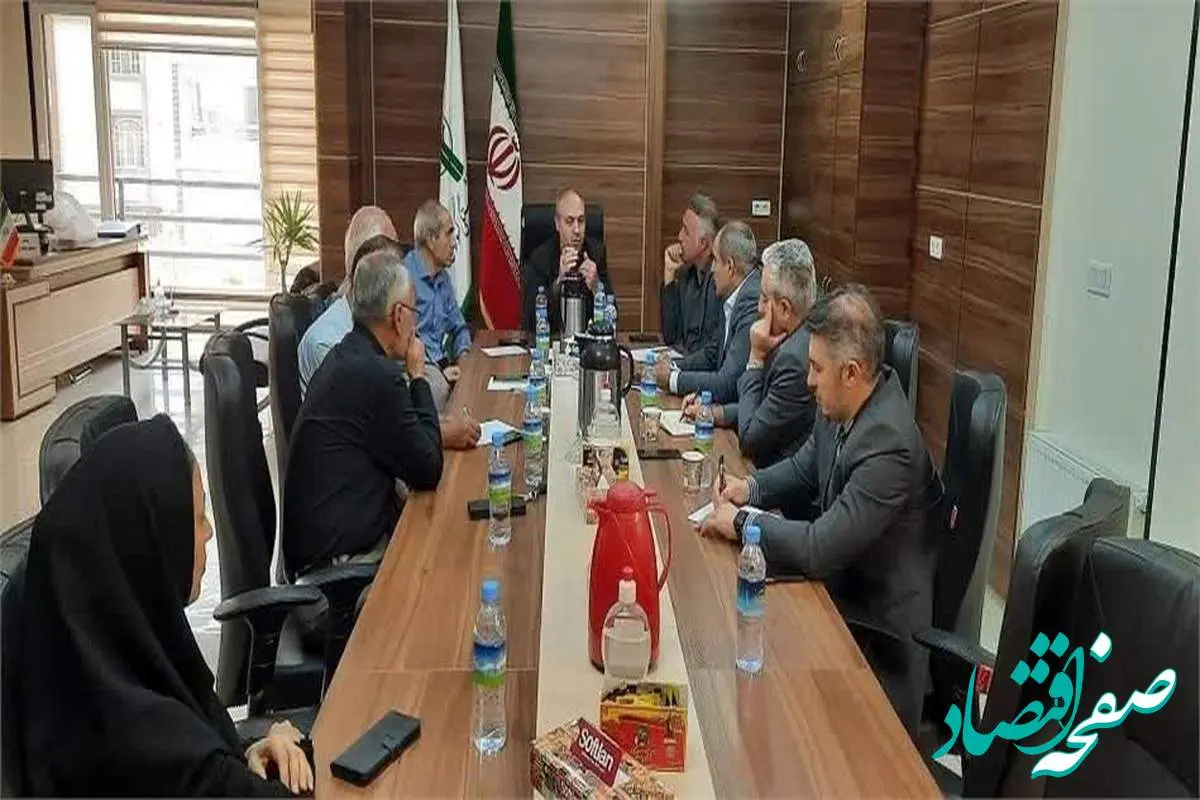 برگزاری نشست هم اندیشی مدیریت صندوق استان قزوین با مدیر شعبه بیمه دانا و رؤسای کانون‌ها