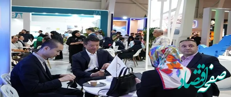 حضور سرمایه‌گذاران و نمایندگان شرکت‌های خارجی در غرفه هلدینگ خلیج فارس