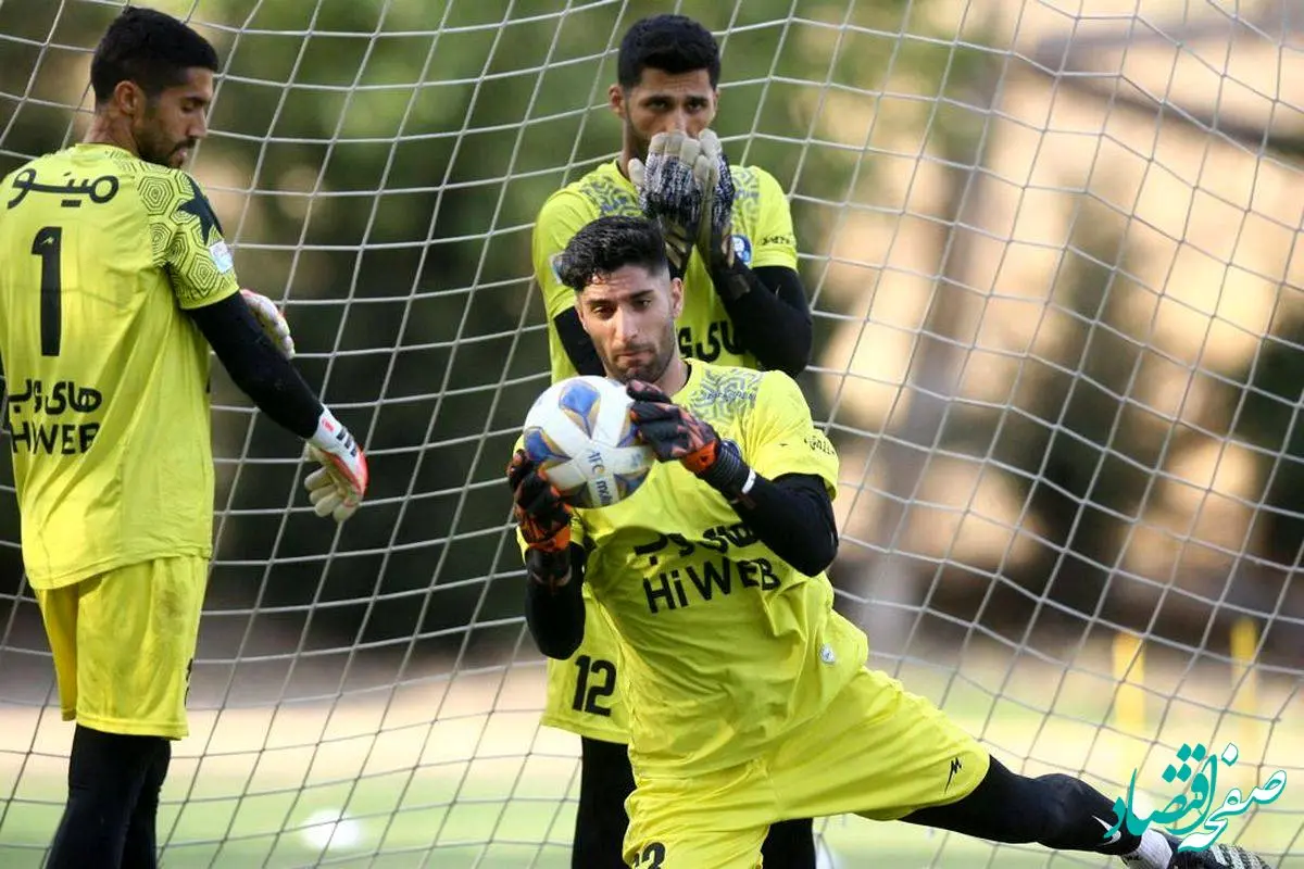 عجیب ترین روزها برای دروازه بان آبی ها/رضایی نیم فصل خانه نشین شد