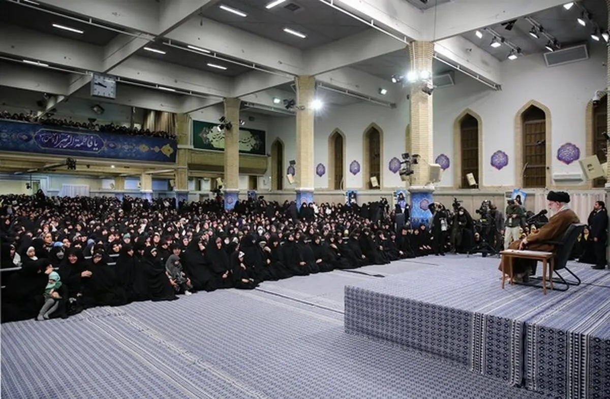فیلم سخنان رهبر انقلاب در دیدار با زنان و دختران