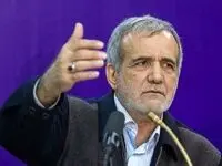 حضور مسعود پزشکیان در  منزل شهید سید ابراهیم رئیسی + عکس