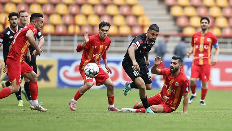 خلاصه و نتیجه بازی پرسپولیس و چادرملو امروز سه شنبه ۱۴ بهمن ۱۴۰۴