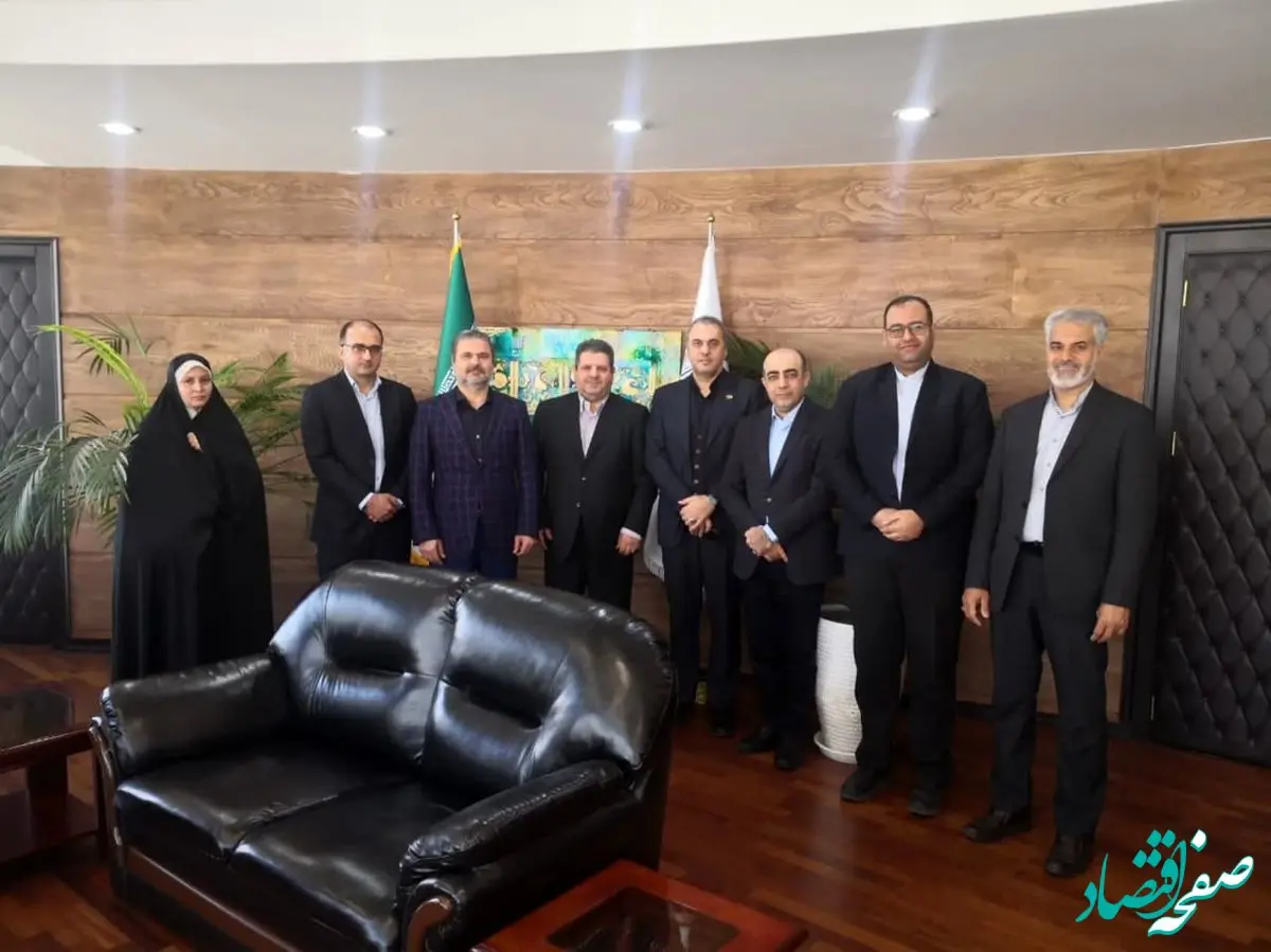 دیدار مدیرعامل بیمه ایران با منتخبی از خانواده شهدای بیمه ایران