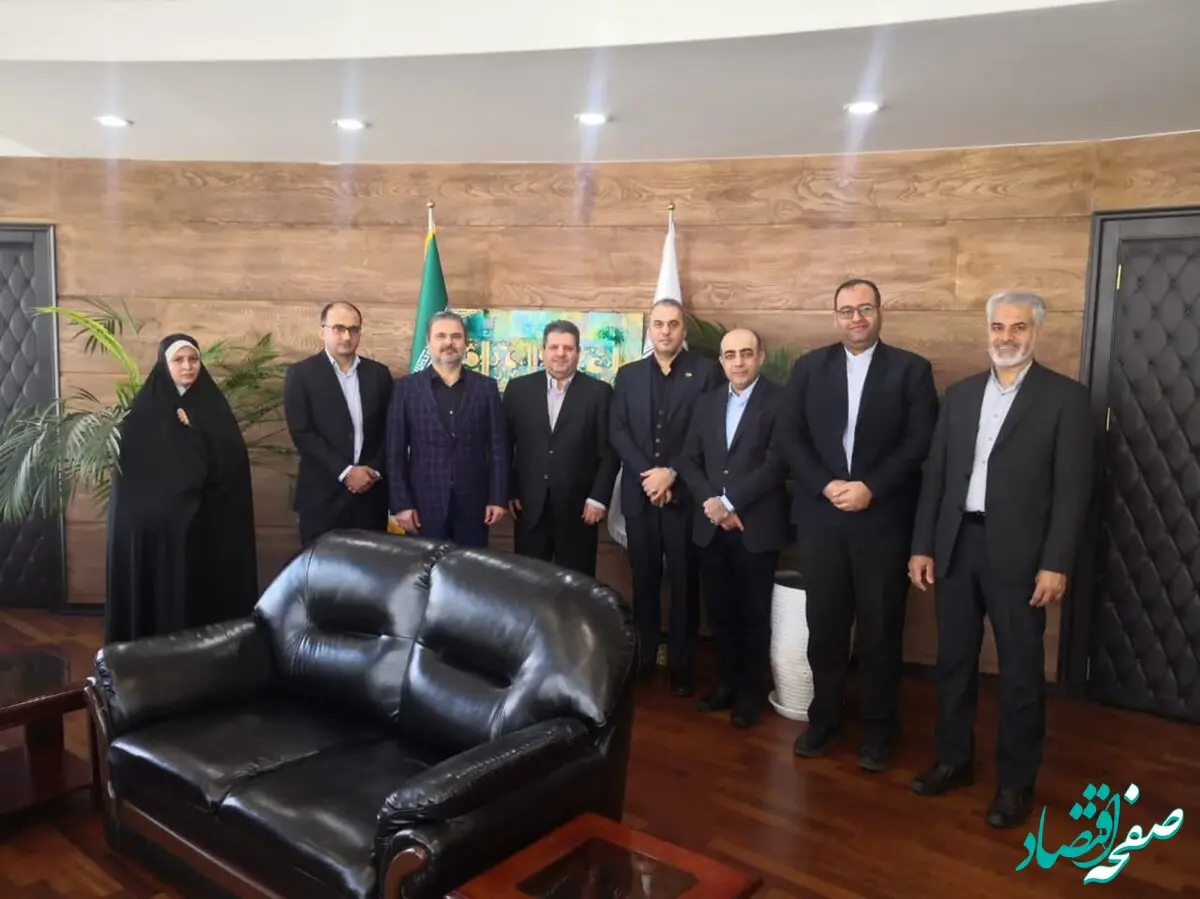 دیدار مدیرعامل بیمه ایران با منتخبی از خانواده شهدای بیمه ایران