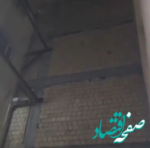 خبر فوری؛ ریزش دیوار یک ساختمان به دلیل زلزله در استان البرز + فیلم
