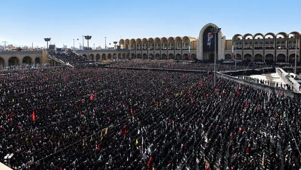 روایت 3 ، اقامه نماز بر پیکر رهبر شهید انقلاب در مصلای تهران؛ وداع باشکوه مردم با امام خامنه‌ای