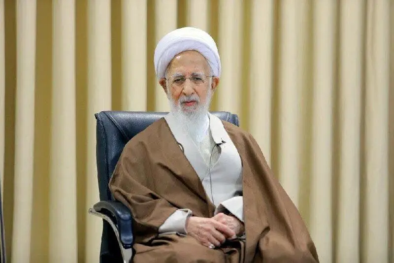آیت الله جوادی آملی: مردم آب و خاک مرده زمان پهلوی را زنده کردند