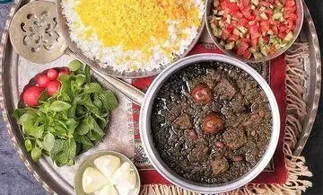 قورمه سبزی هم لاکچری نشین شد / یک پرس با برنج چقدر شد؟