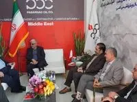 مشاور وزیر راه و شهرسازی در غرفه نفت پاسارگاد