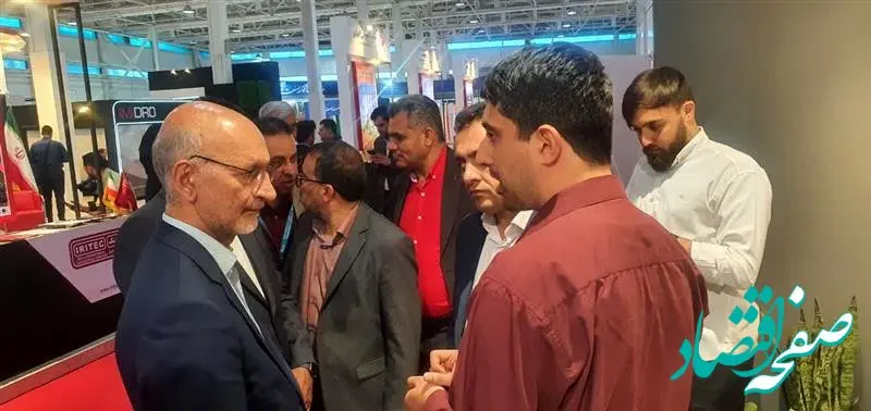 حضور رئیس هیات عامل ایمیدرو در غرفه شرکت سنگ آهن مرکزی ایران