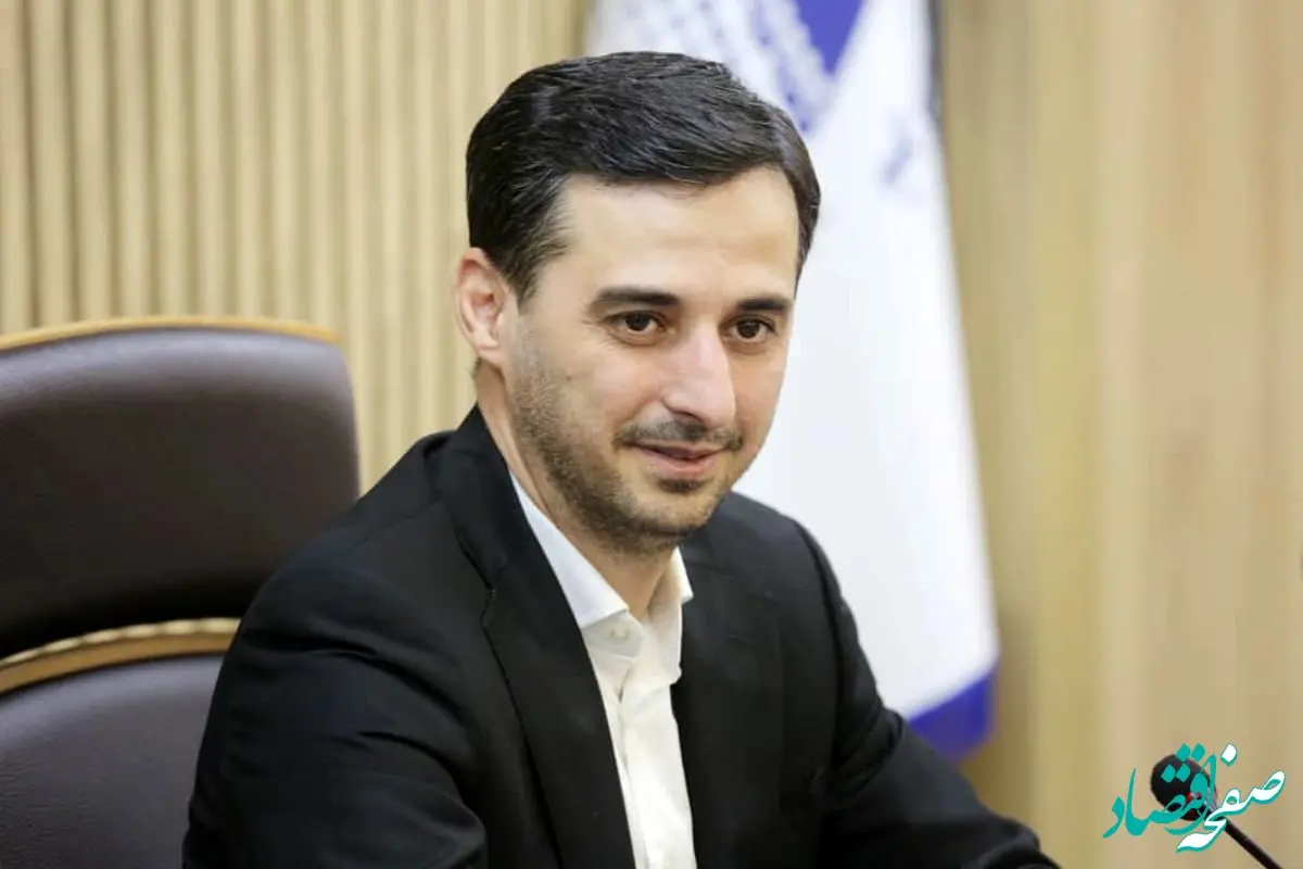 پیام تبریک فرید دهقانی/ تیم فوتبال چادرملو اردکان صدرنشین شد