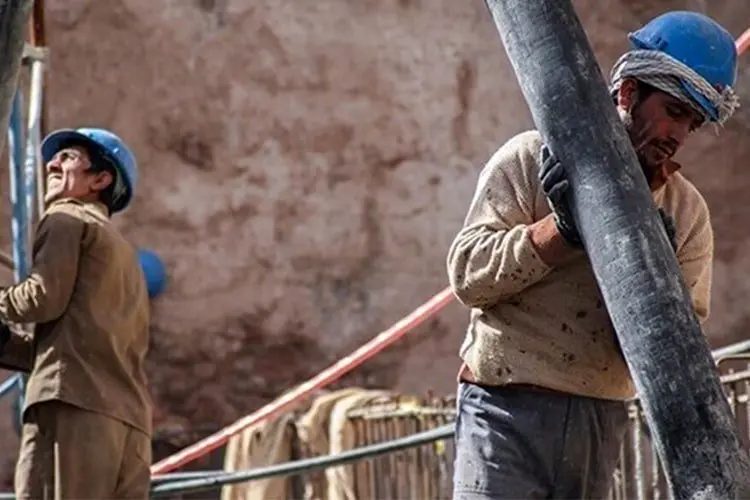 گرانی ۵۲ درصدی نان در تهران؛ کارگران با یک‌پنجم حقوقشان فقط نان می‌خرند!