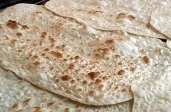 عرضه نان در کمپ چادری و منطقه مرجان در نوروز 1403