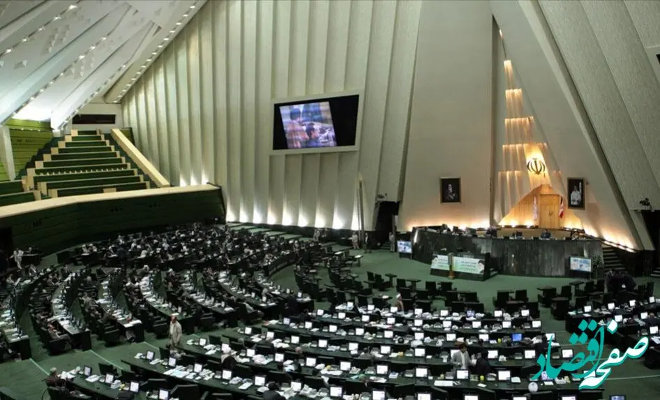 نخستین واکنش مجلسی‌ ها به قتل داریوش مهرجویی و همسرش | عضو کمیسیون فرهنگی: قاتلان به اشد مجازات محکوم شوند