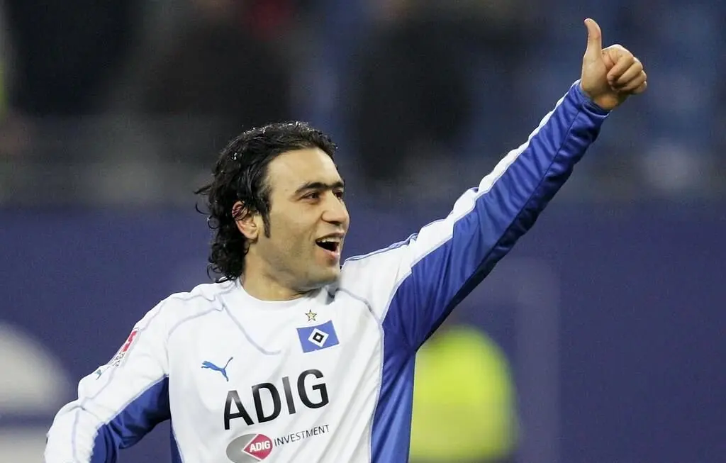 واکنش تند هواداران پرسپولیس به حرف های علی خطیر ؛ آقای خطیر ریاضی ات را قوی کن /  مهدی دو برابر نکونام در اروپا بازی کرده است 