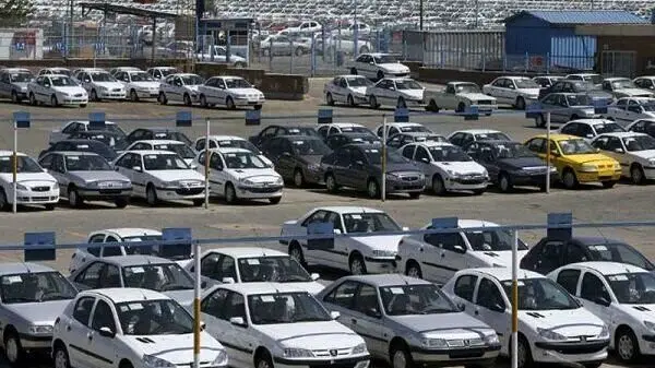 افت قیمت خودرو در بازار؛ بررسی آخرین تغییرات